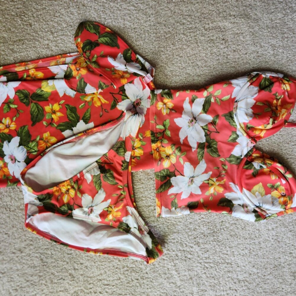 3-piece swimsuit set - bottoms M, top 34 C, skirt OS